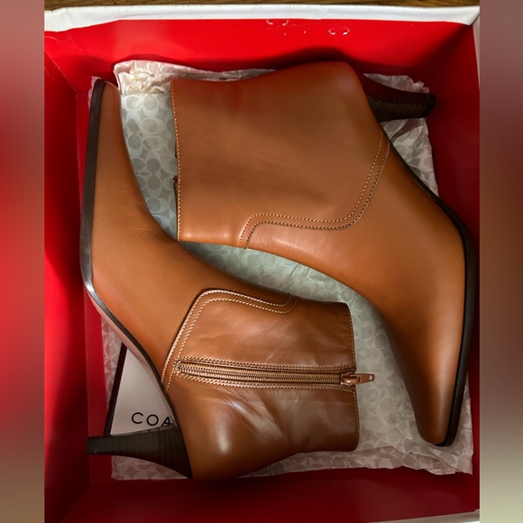 NEW - COACH - ALEXIS BABY CALF BOOTS - TAN/BROWN - SIZE: 8 - Picture 4 of 13